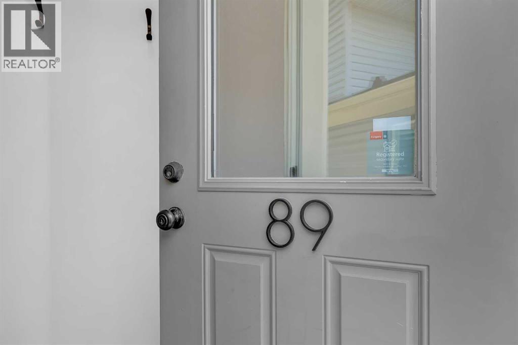 Single Family House 3 Level for Sale in  Shawglen Way SW Shawnessy Calgary 