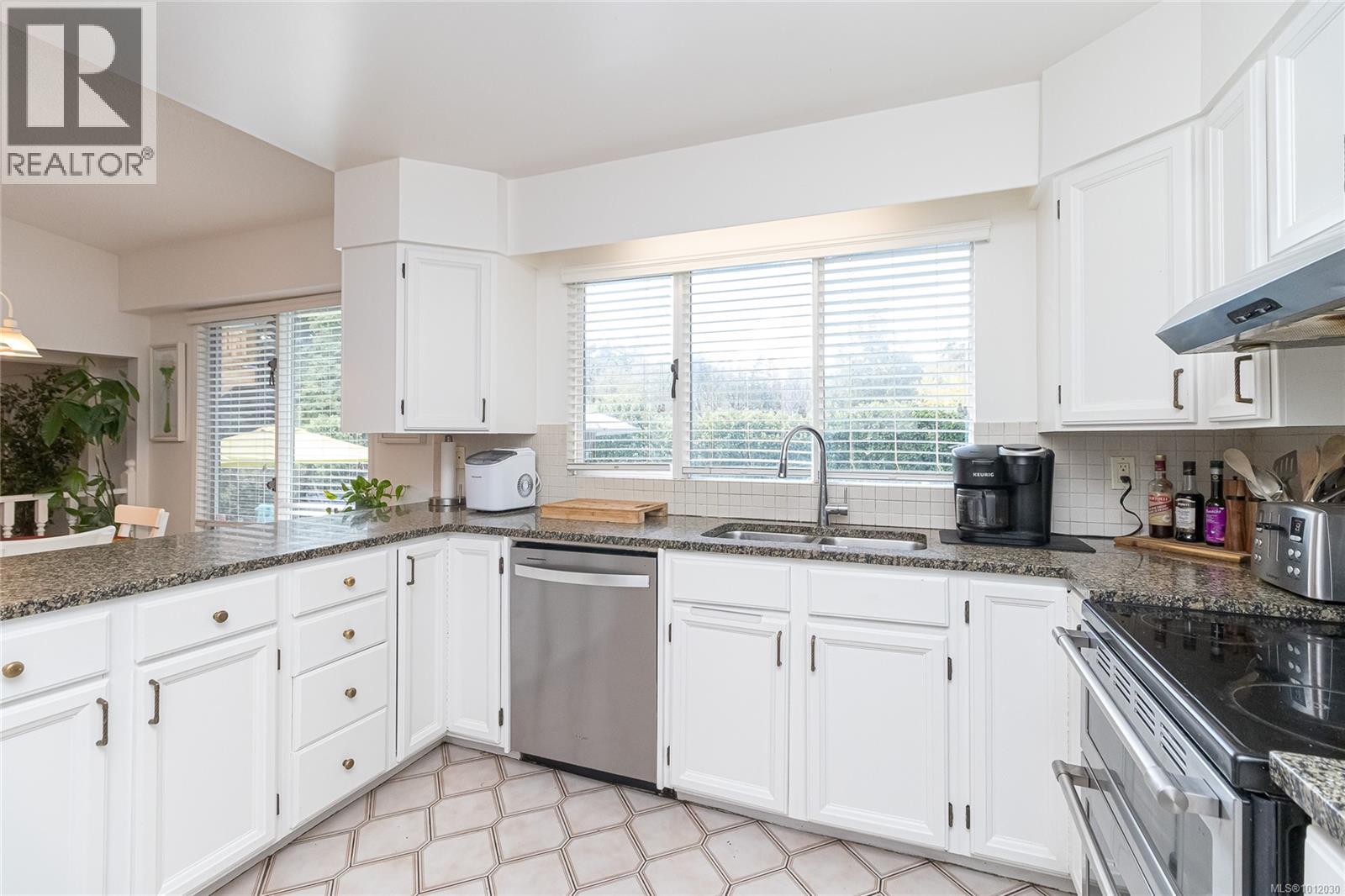 4286 Happy Valley Rd, Metchosin