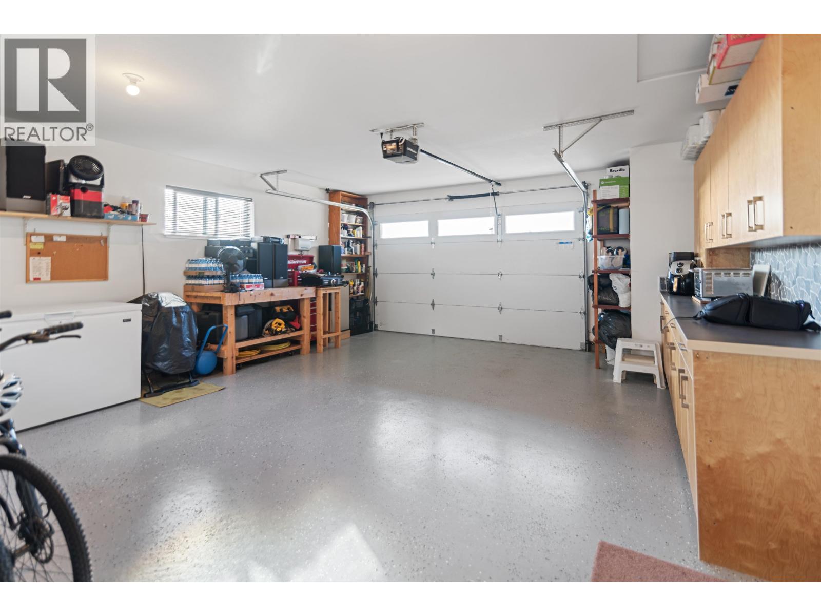 6252 ORACLE ROAD, Sechelt