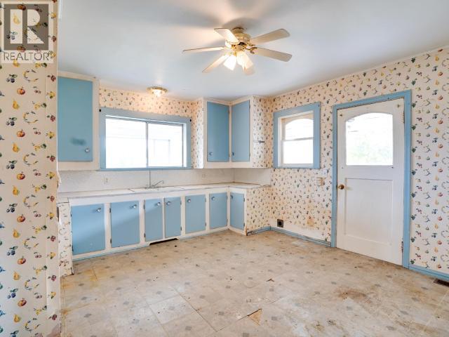 5358 EARL STREET, Texada Island