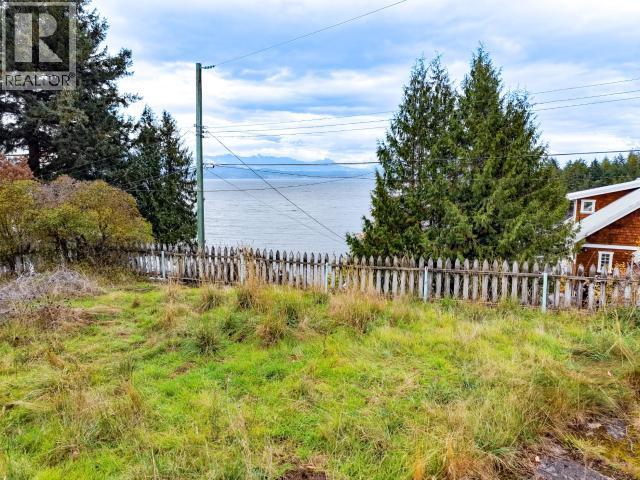 5358 EARL STREET, Texada Island