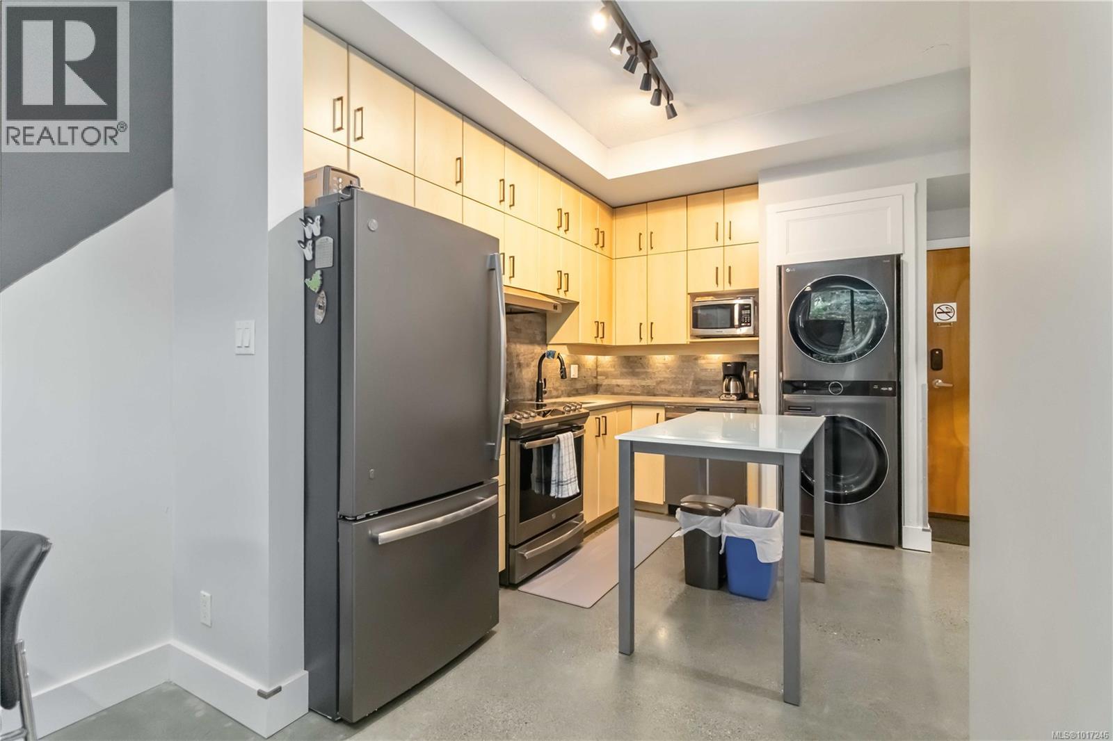 118 409 Swift St, Victoria