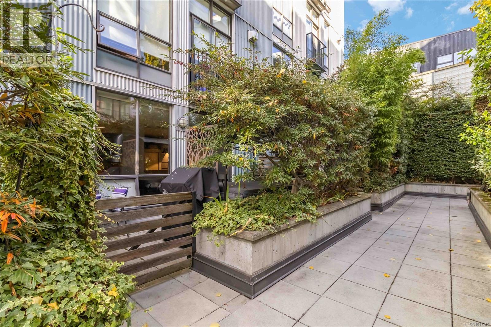 118 409 Swift St, Victoria