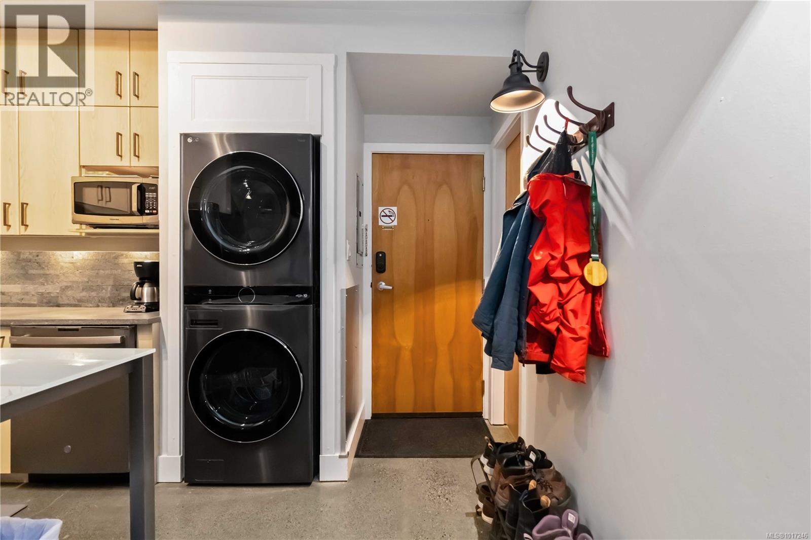 118 409 Swift St, Victoria