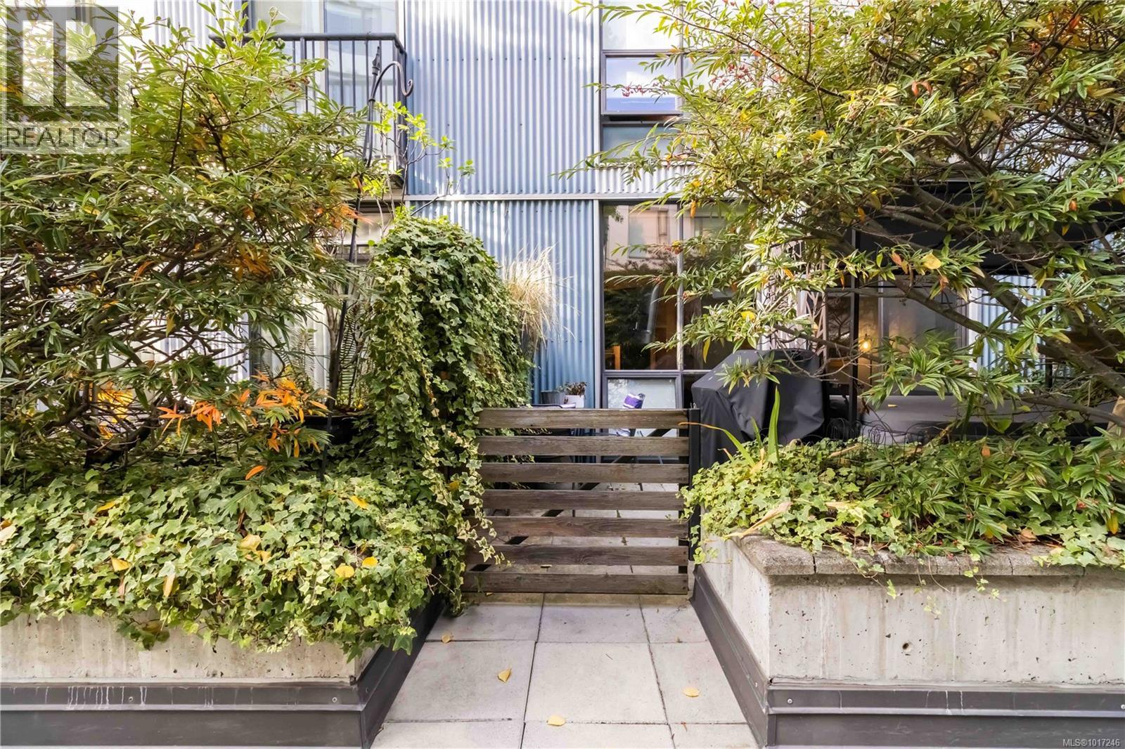 118 409 Swift St, Victoria