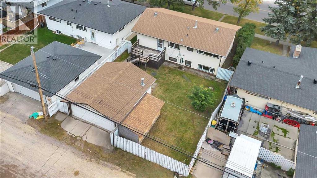 Single Family House Bi-level for Sale in  Brisebois Drive NW Brentwood Calgary 