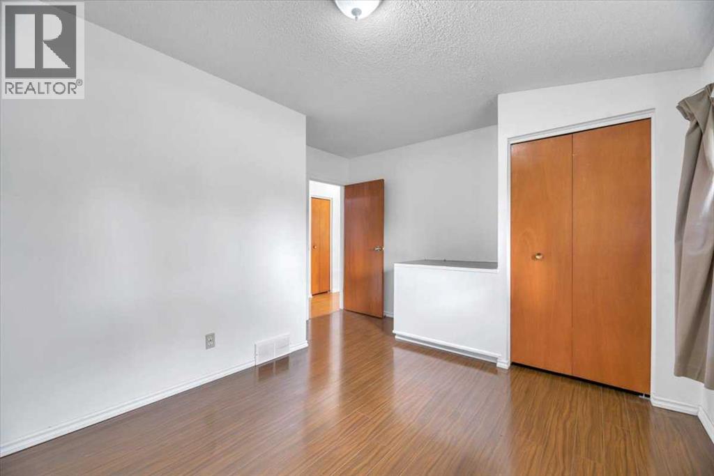 Single Family House Bi-level for Sale in  Brisebois Drive NW Brentwood Calgary 