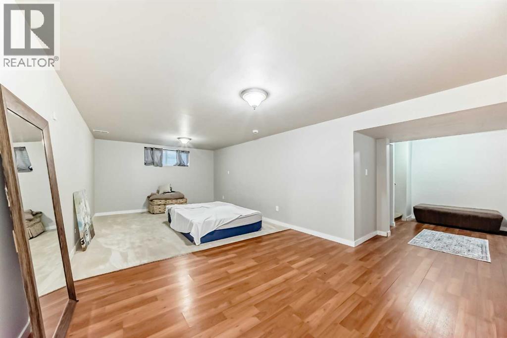 Single Family House for Sale in  New Brighton Lane SE New Brighton Calgary 