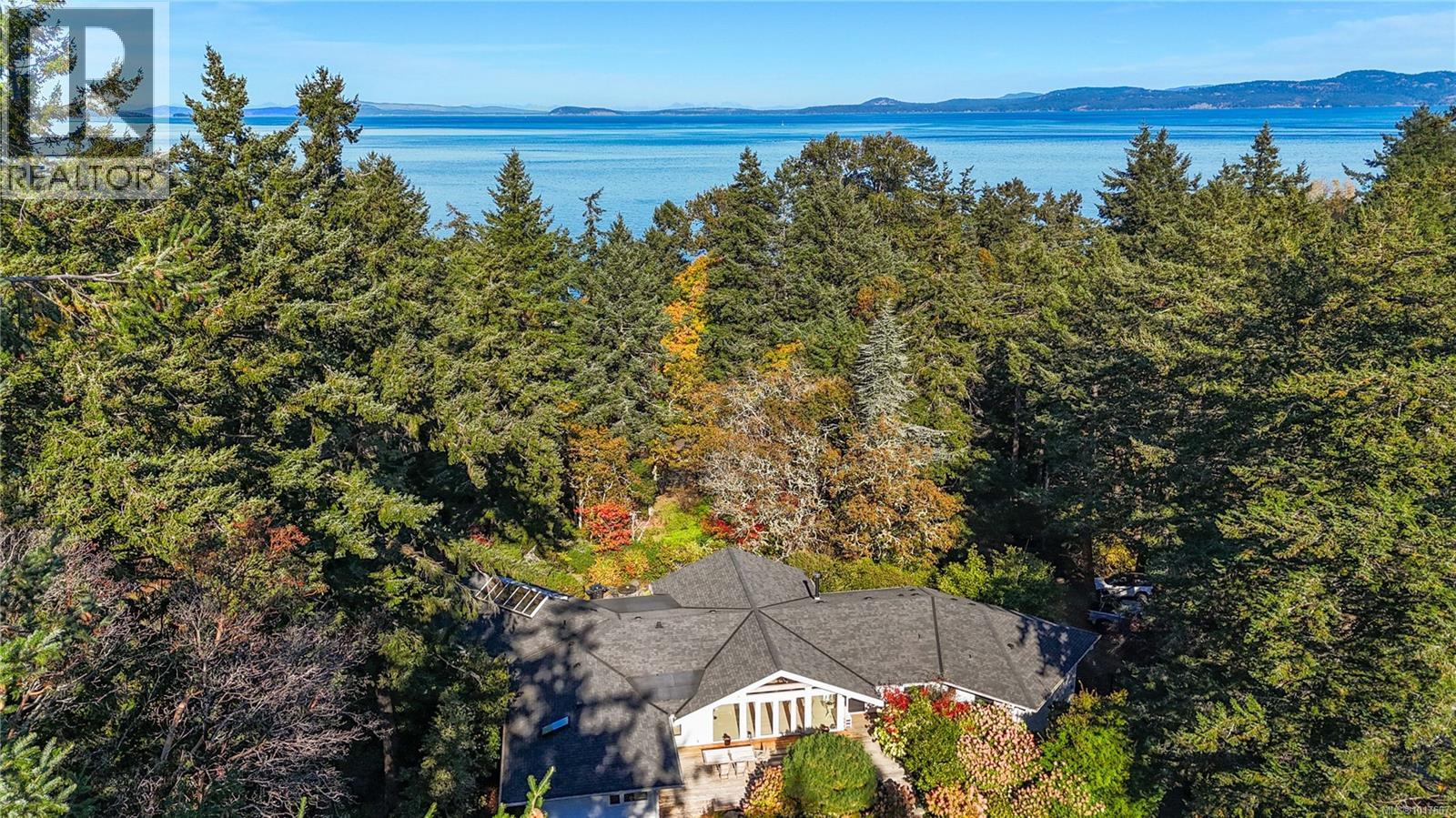  2623 Queenswood Drive, Saanich