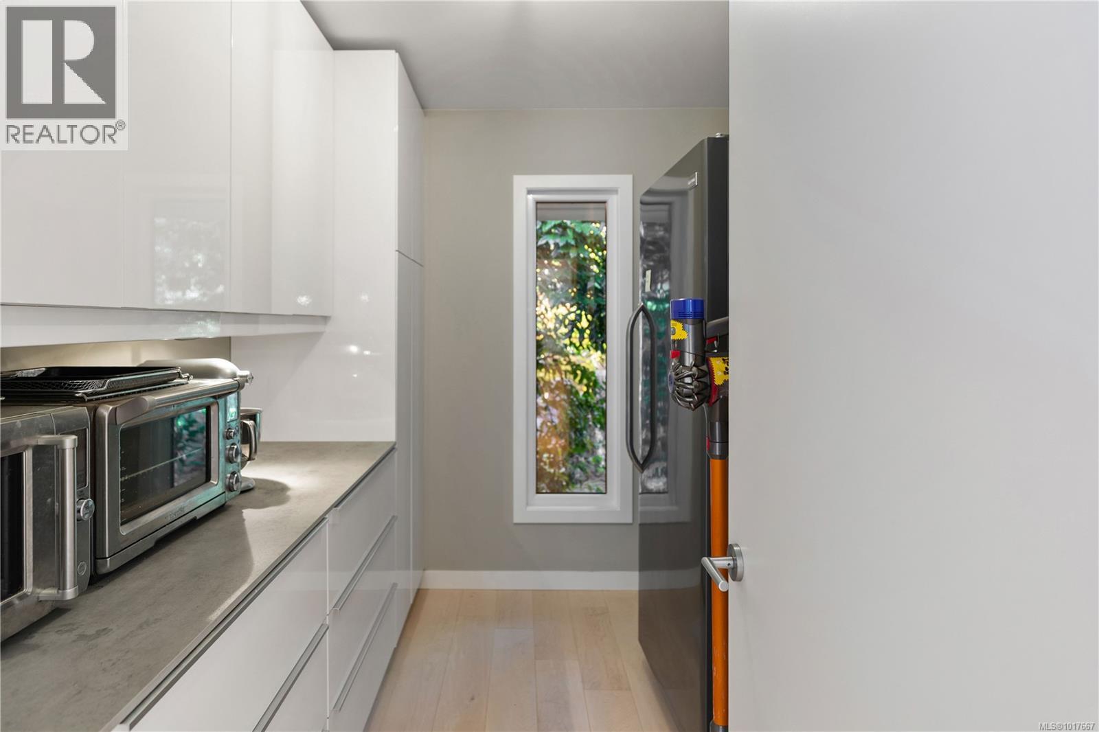 2623 Queenswood Drive, Saanich