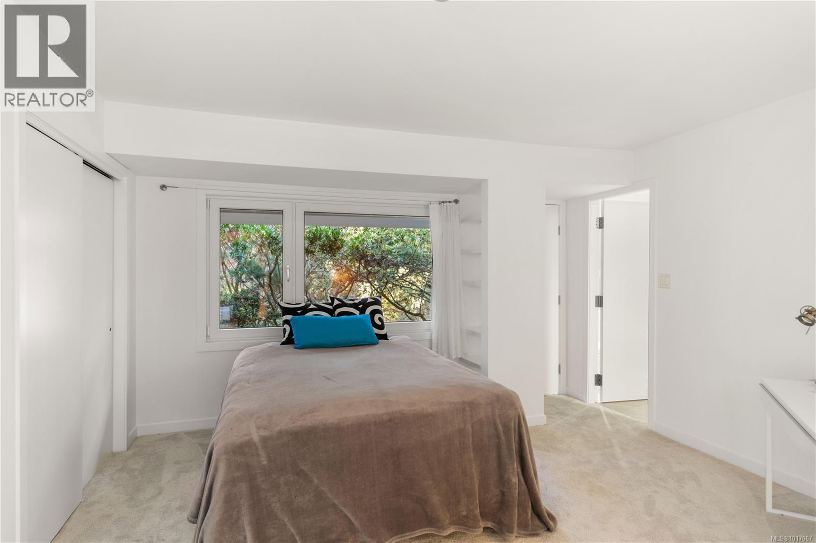  2623 Queenswood Drive, Saanich