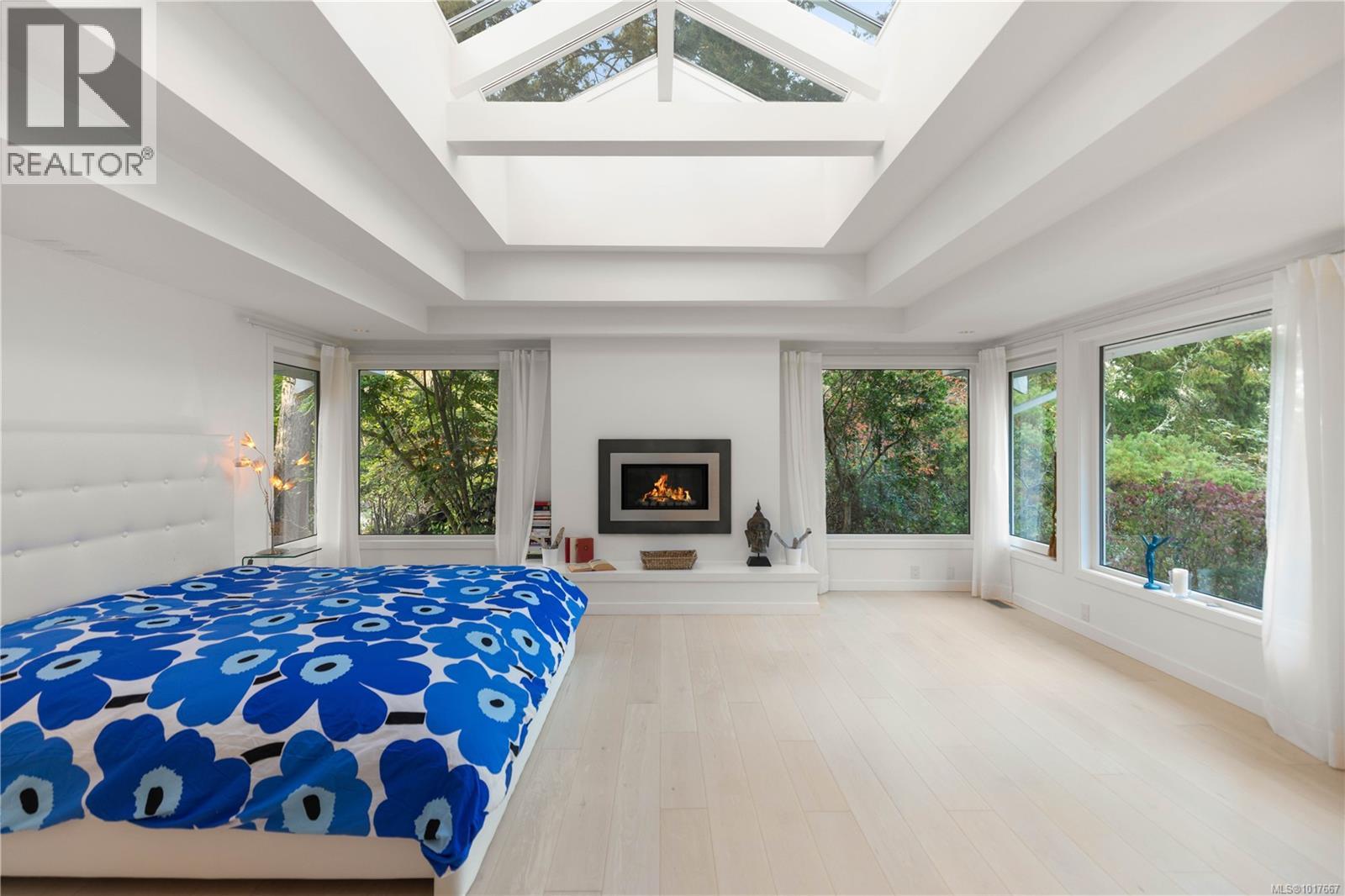  2623 Queenswood Drive, Saanich