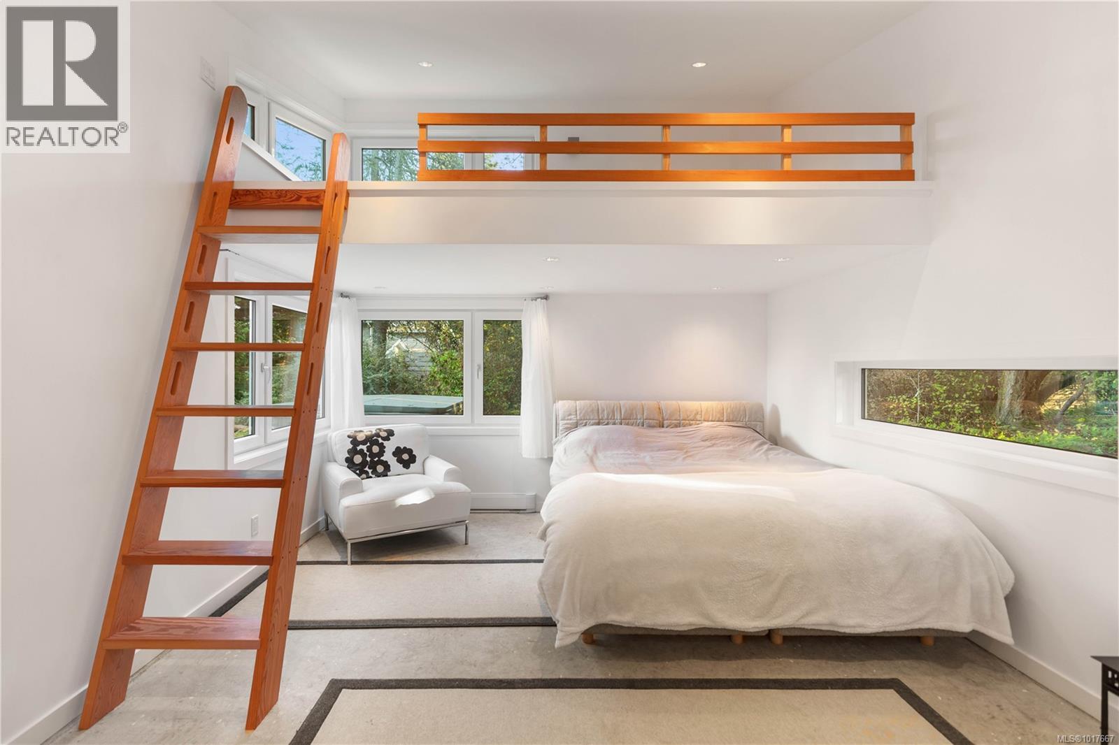  2623 Queenswood Drive, Saanich
