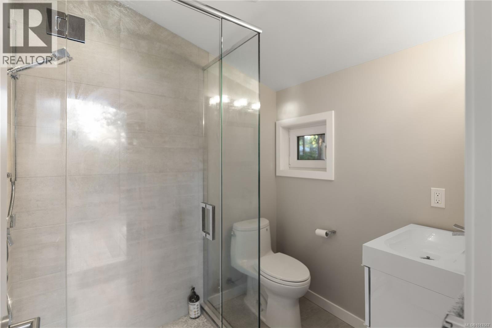  2623 Queenswood Drive, Saanich