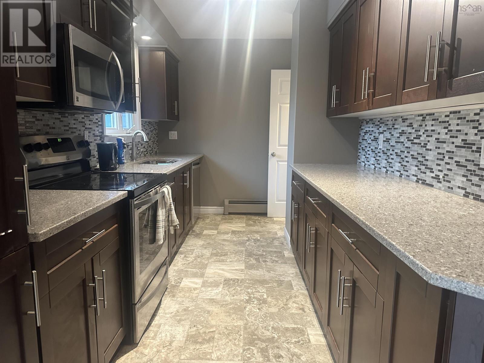 Property 11 of 32 of 104 MacDonald Street