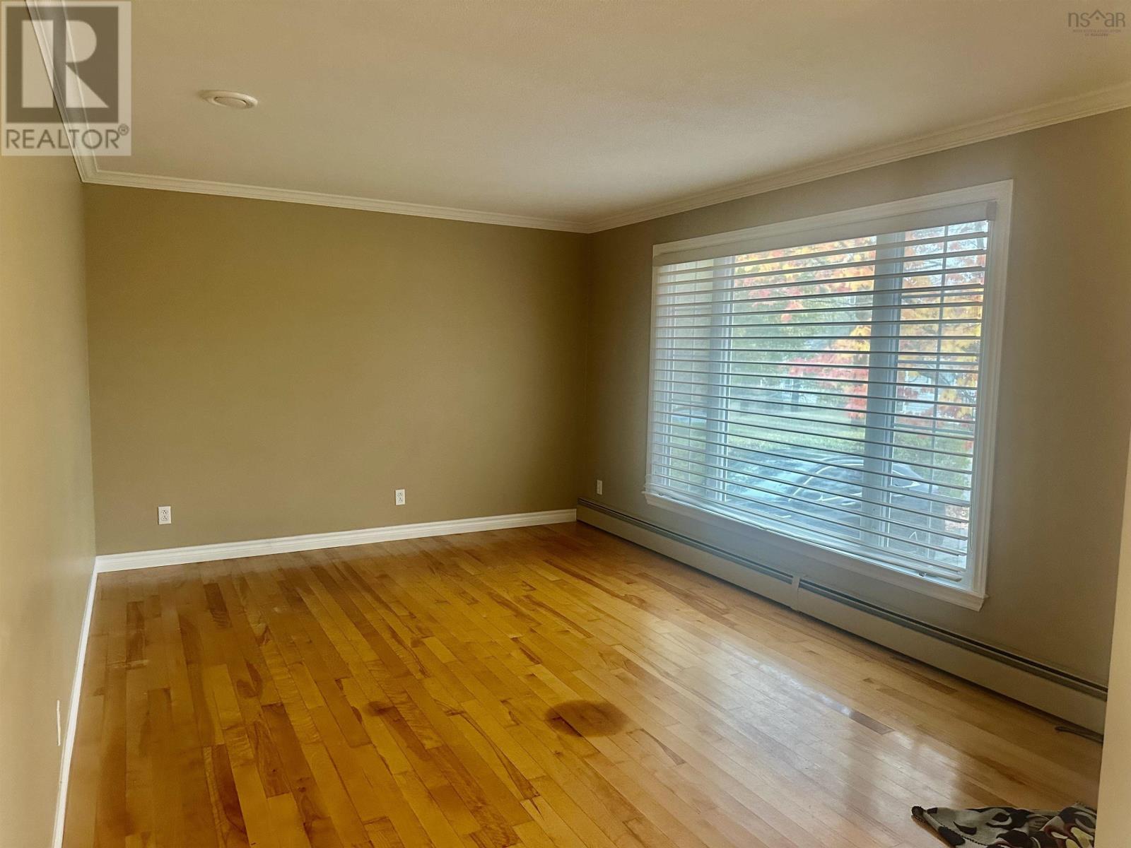 Property 12 of 32 of 104 MacDonald Street