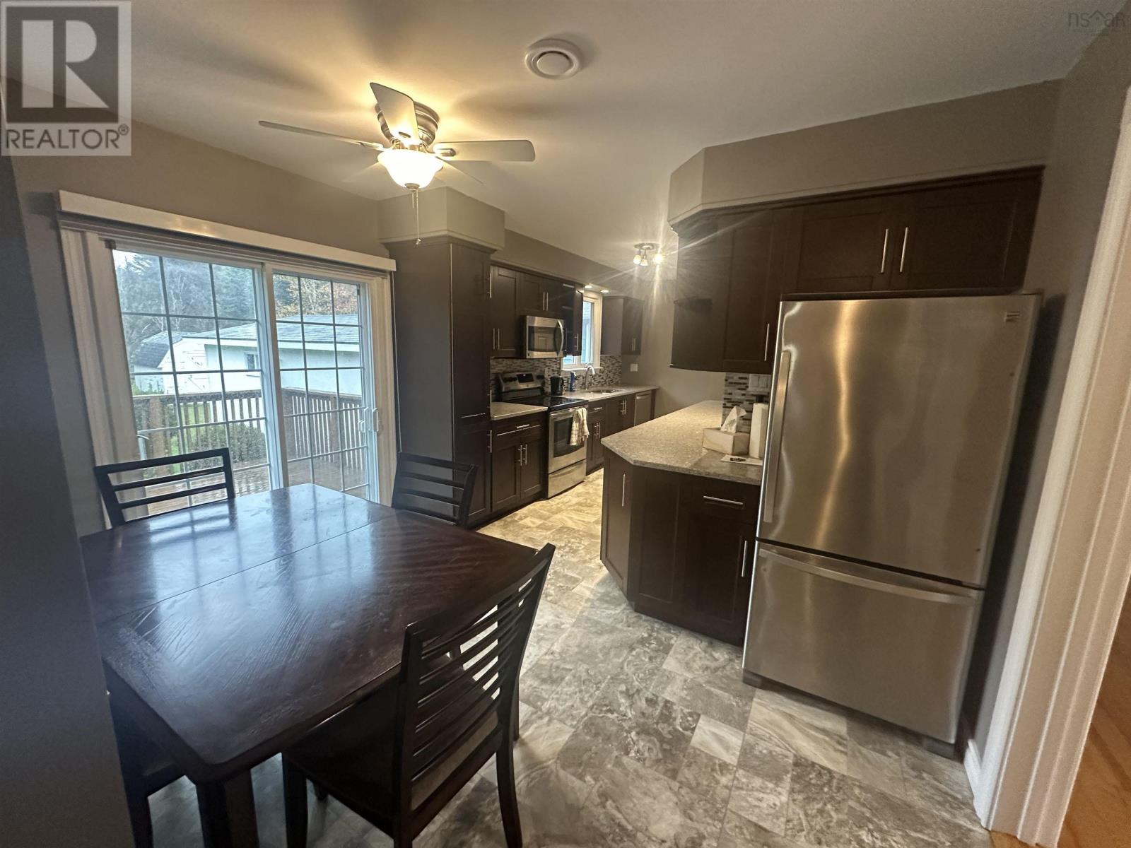 Property 5 of 32 of 104 MacDonald Street