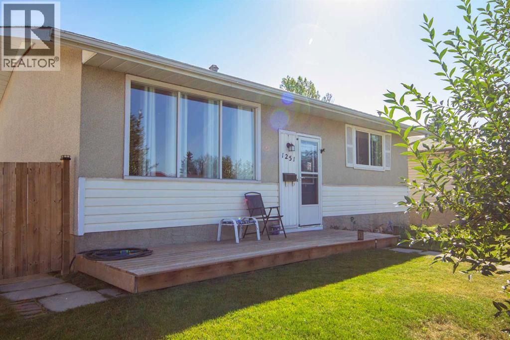 Single Family House Bungalow for Sale in  Penedo Crescent SE Penbrooke Meadows Calgary 