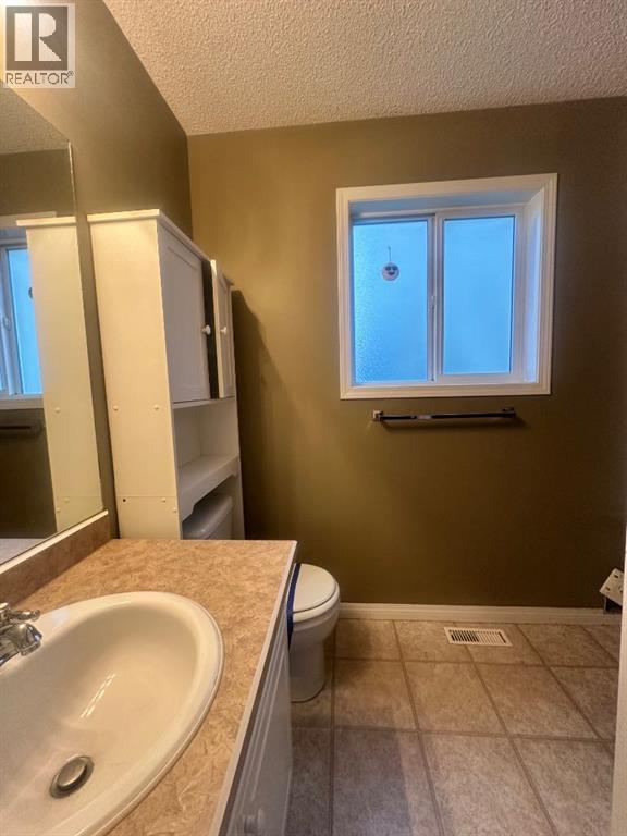 129 Laurier Road, Fort McMurray