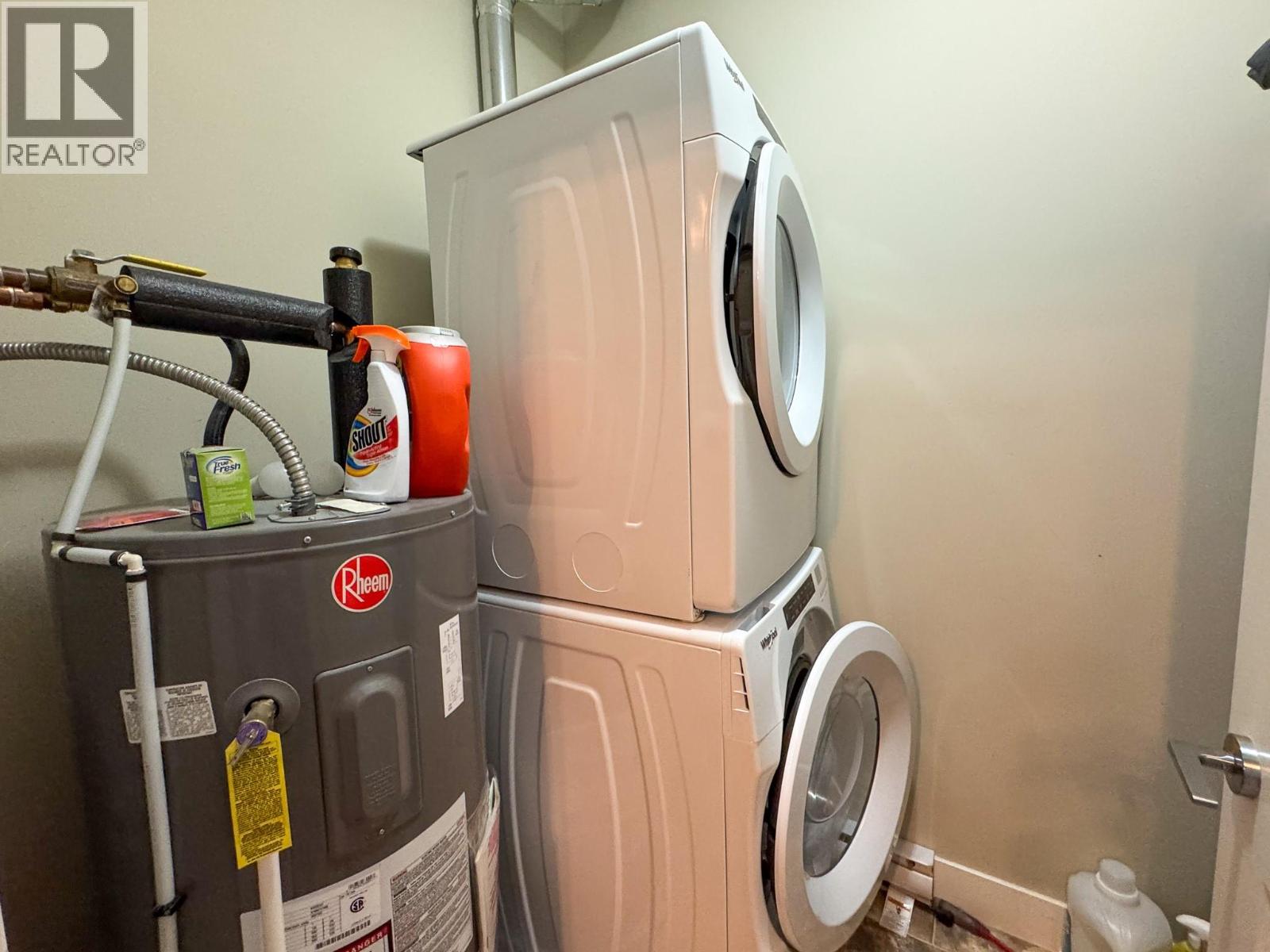 1701 MENZIES Street Unit# 305, Merritt