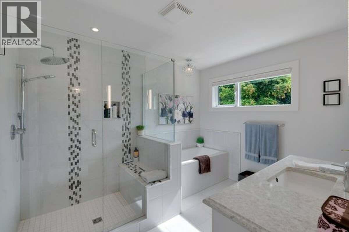 98 615 Glenmeadows Road, Kelowna