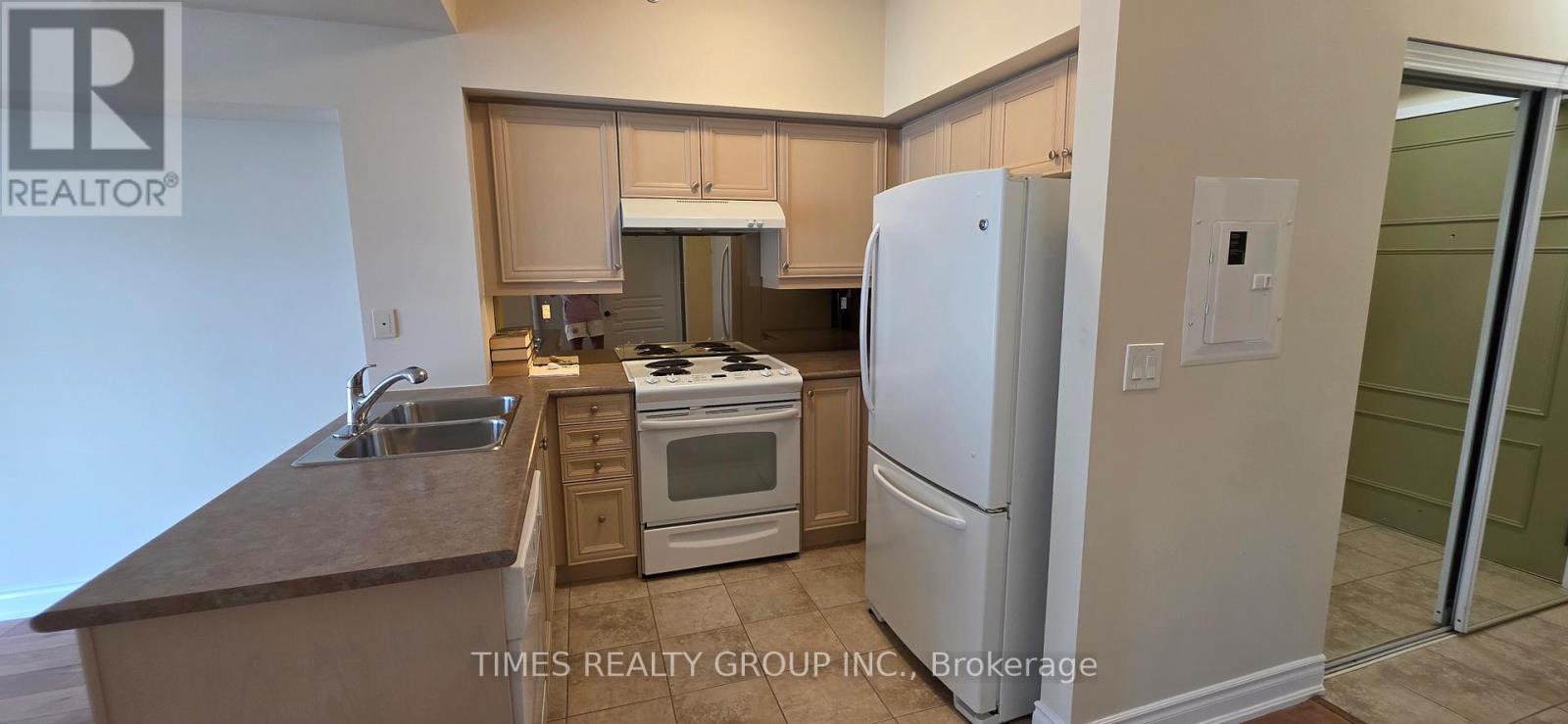 #1705 3 MARINE PARADE DRIVE - 11
