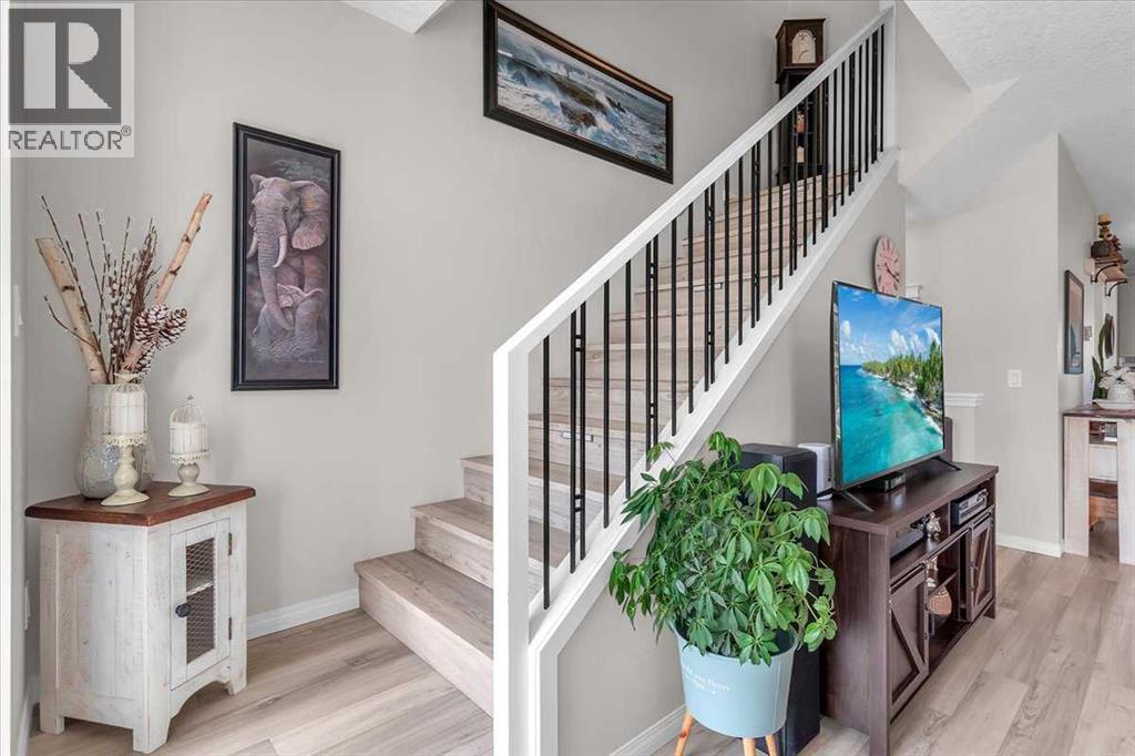 Single Family House for Sale in  Haskayne Drive NW Haskayne Calgary 