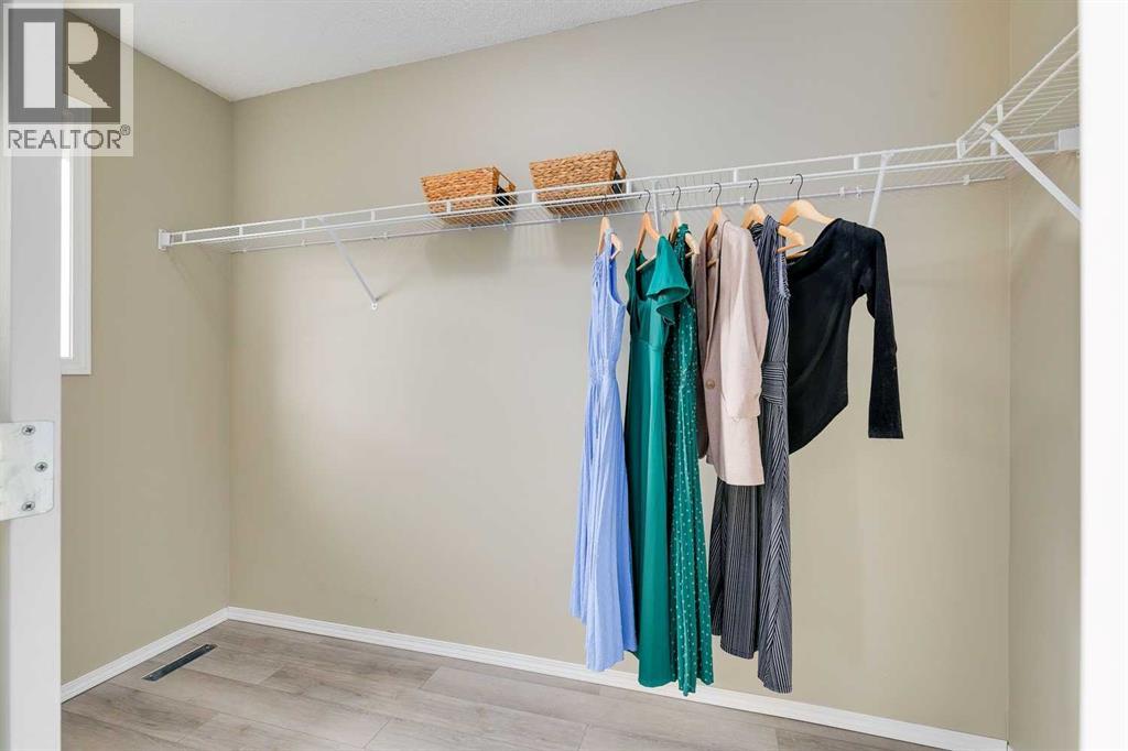 Single Family House for Sale in  Saddlebrook Place NE Saddle Ridge Calgary 