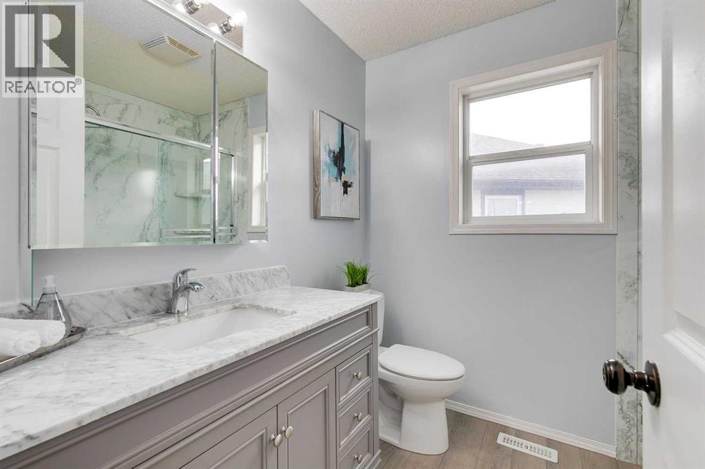 Single Family House for Sale in  Saddlebrook Place NE Saddle Ridge Calgary 