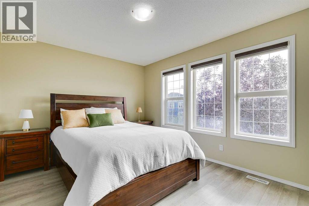 Single Family House for Sale in  Saddlebrook Place NE Saddle Ridge Calgary 