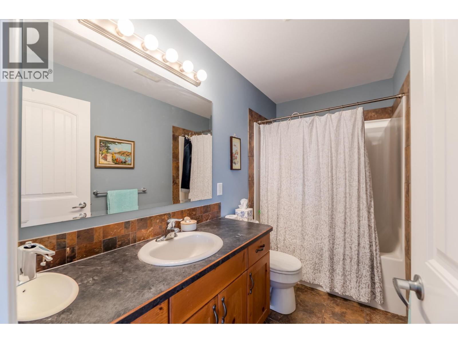 101 168 Regina Avenue, Penticton