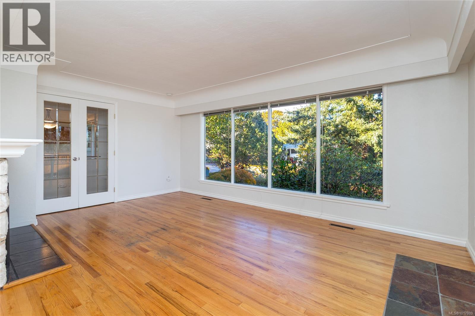 991 Snowdrop Avenue, Saanich
