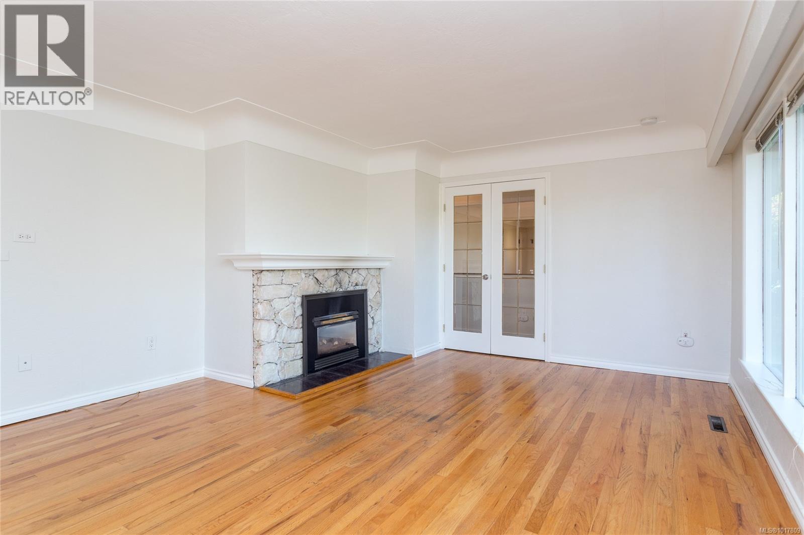 991 Snowdrop Avenue, Saanich