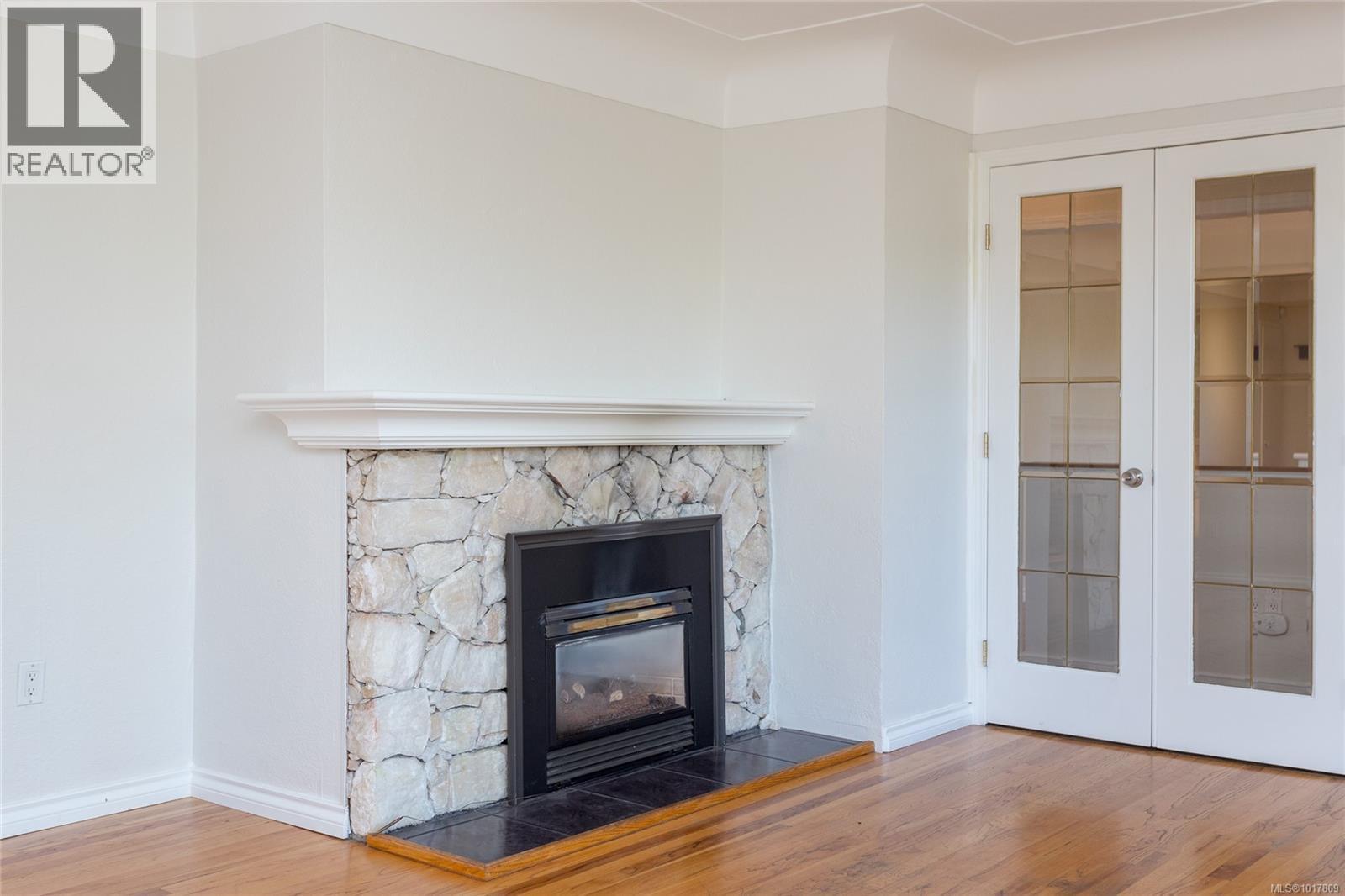 991 Snowdrop Avenue, Saanich