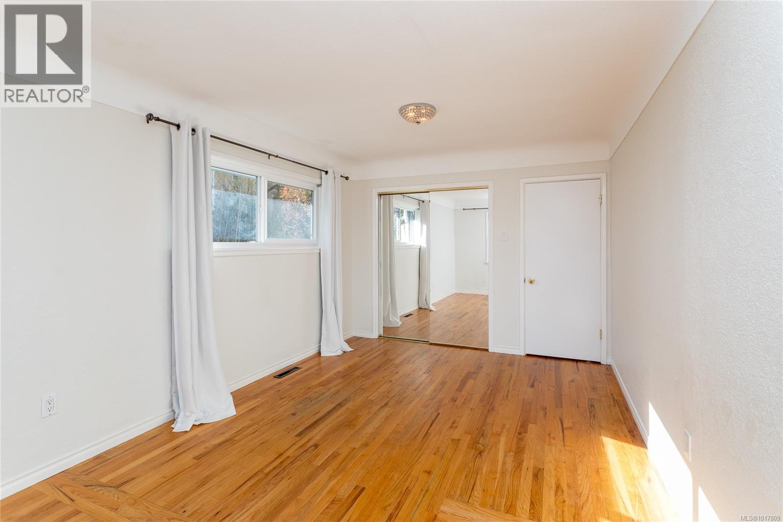 991 Snowdrop Avenue, Saanich