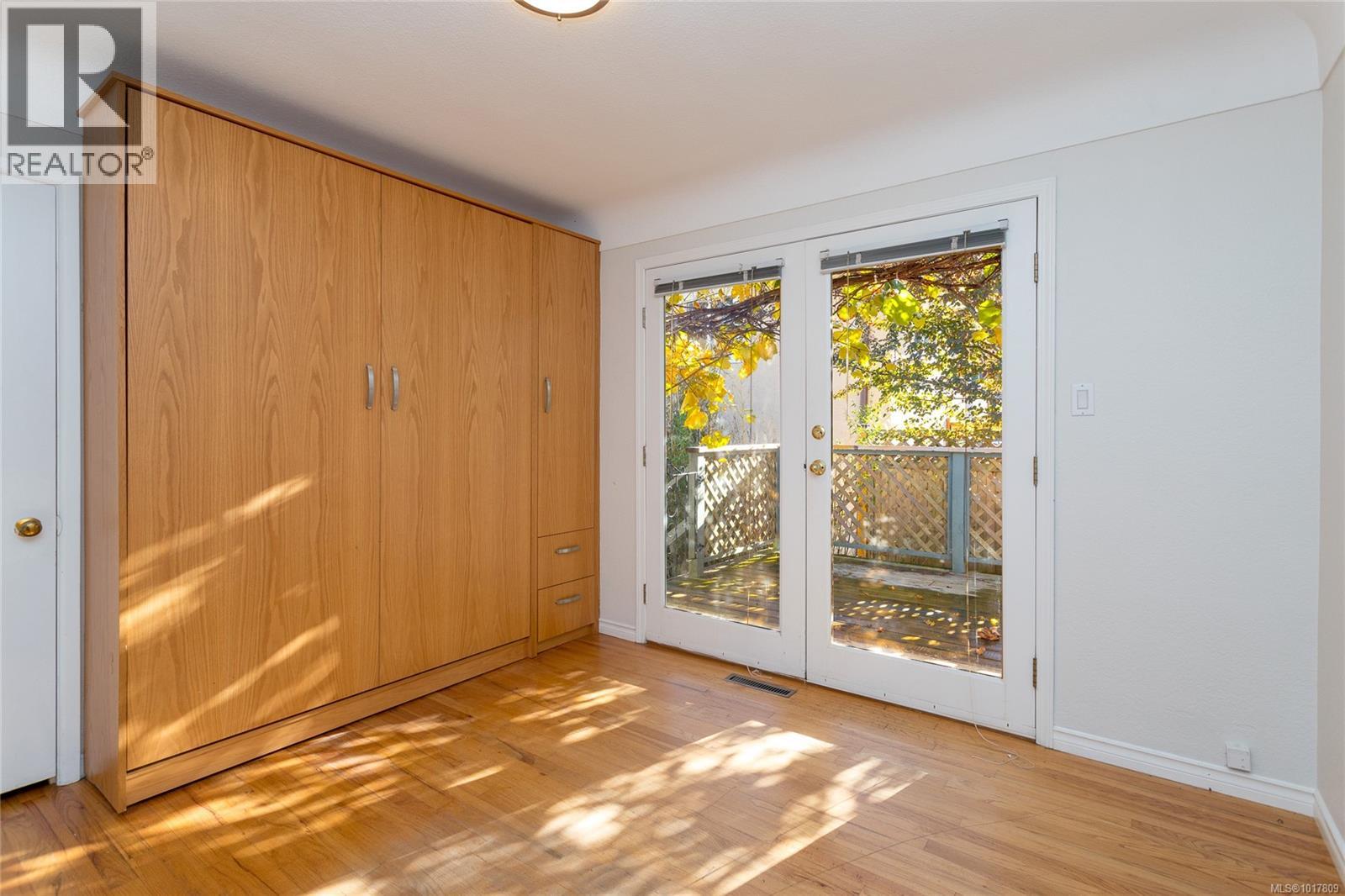 991 Snowdrop Avenue, Saanich