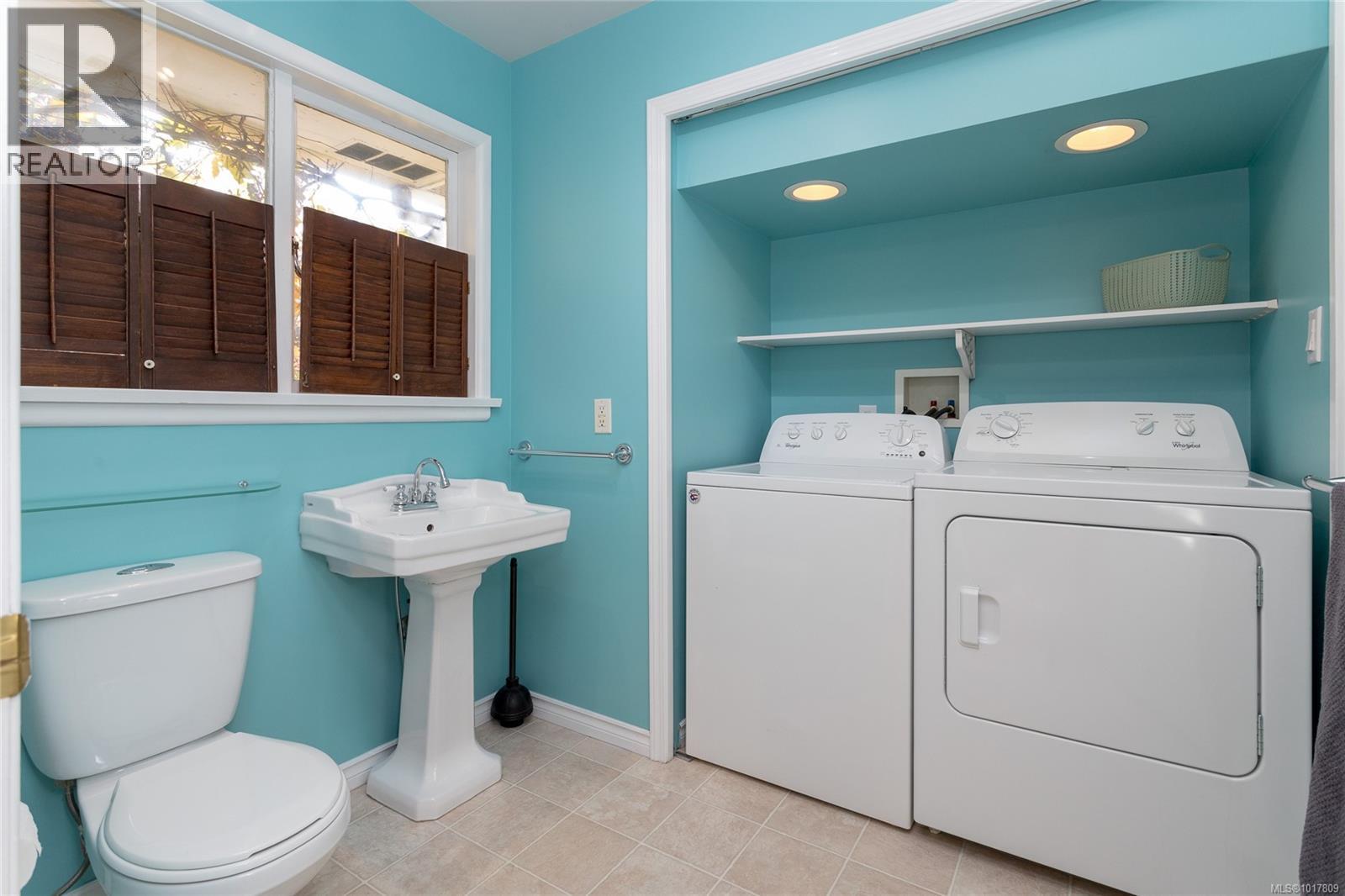 991 Snowdrop Avenue, Saanich