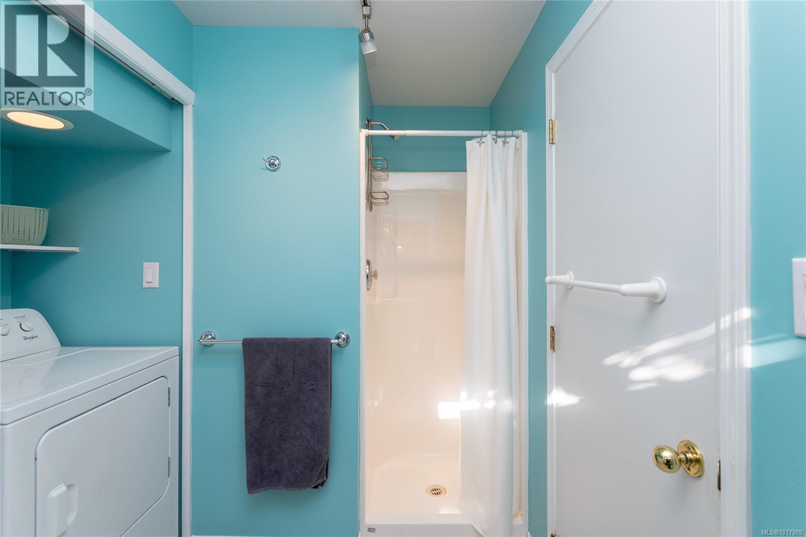 991 Snowdrop Avenue, Saanich