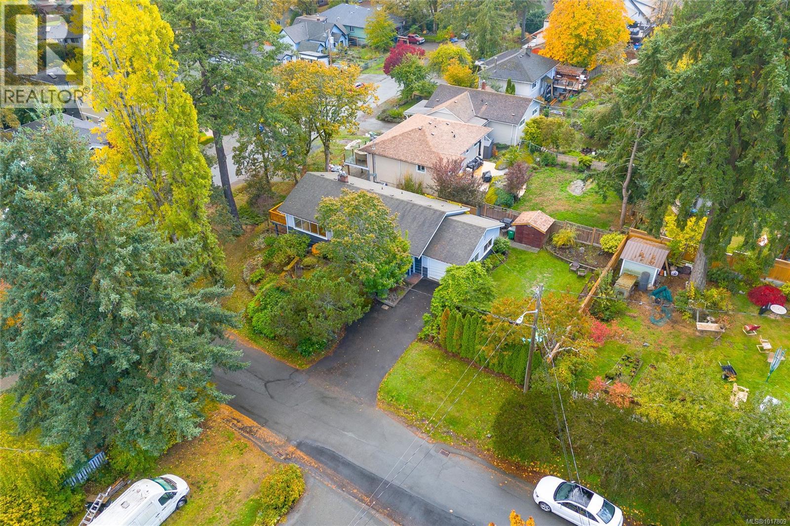 991 Snowdrop Avenue, Saanich