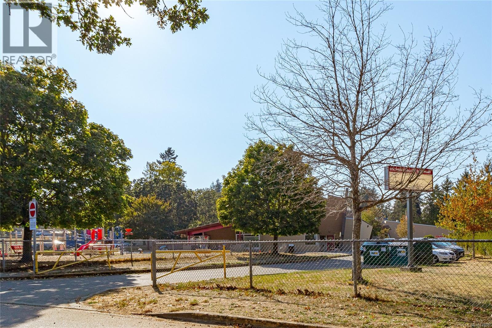 991 Snowdrop Avenue, Saanich