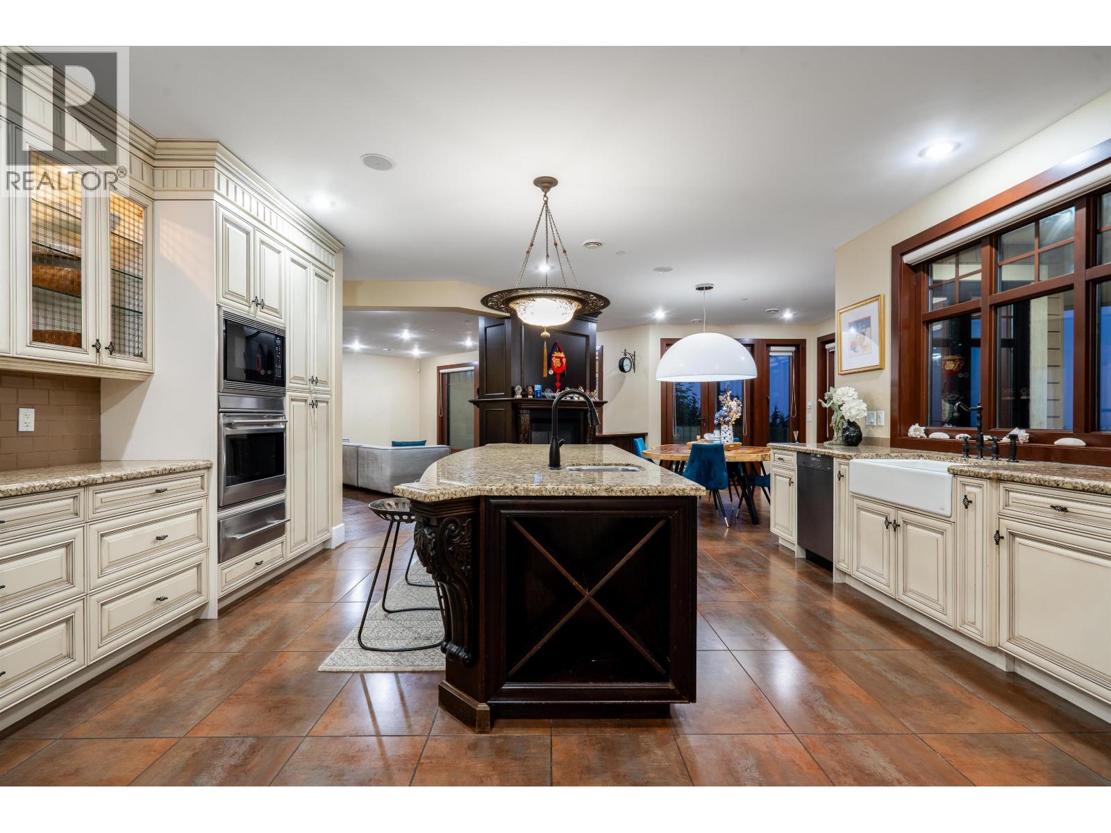 2336 KADLEC COURT, West Vancouver