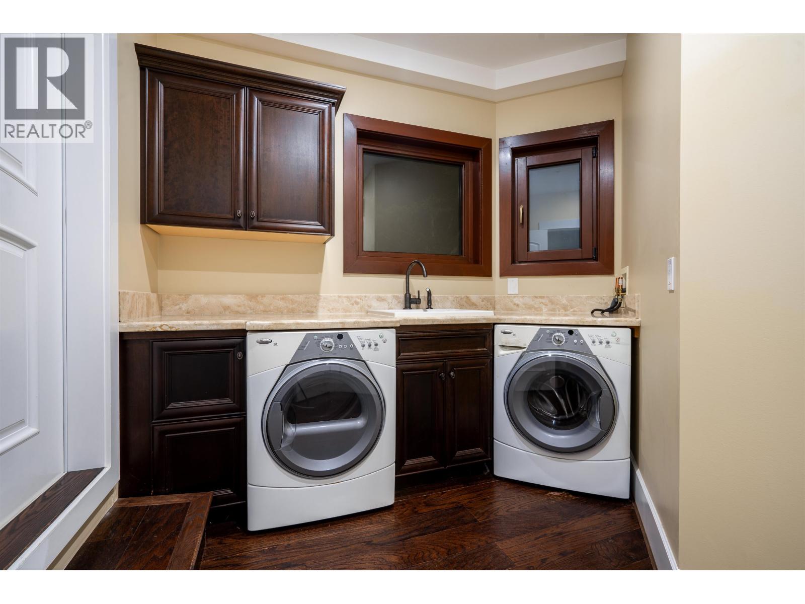 2336 KADLEC COURT, West Vancouver