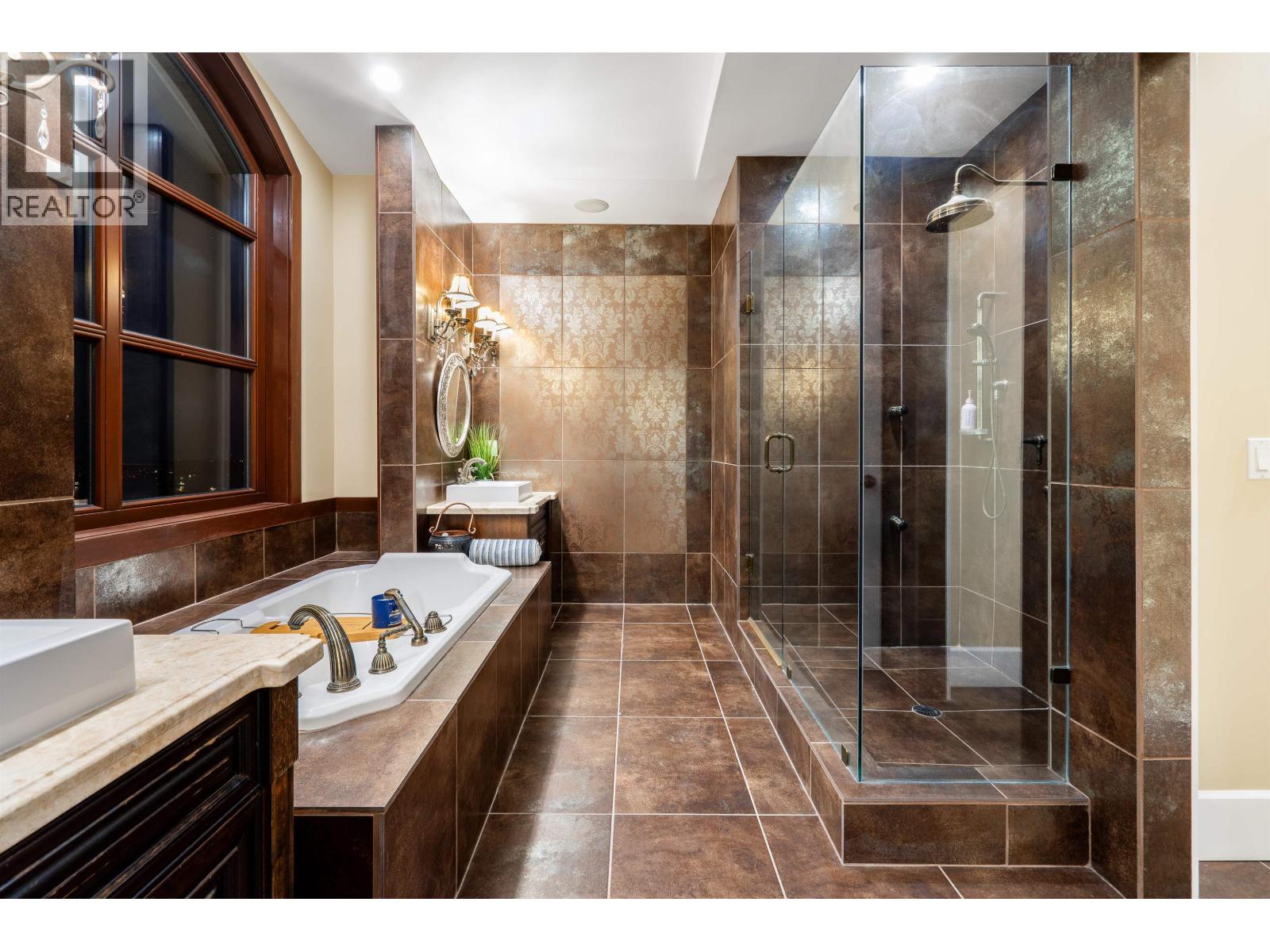 2336 KADLEC COURT, West Vancouver