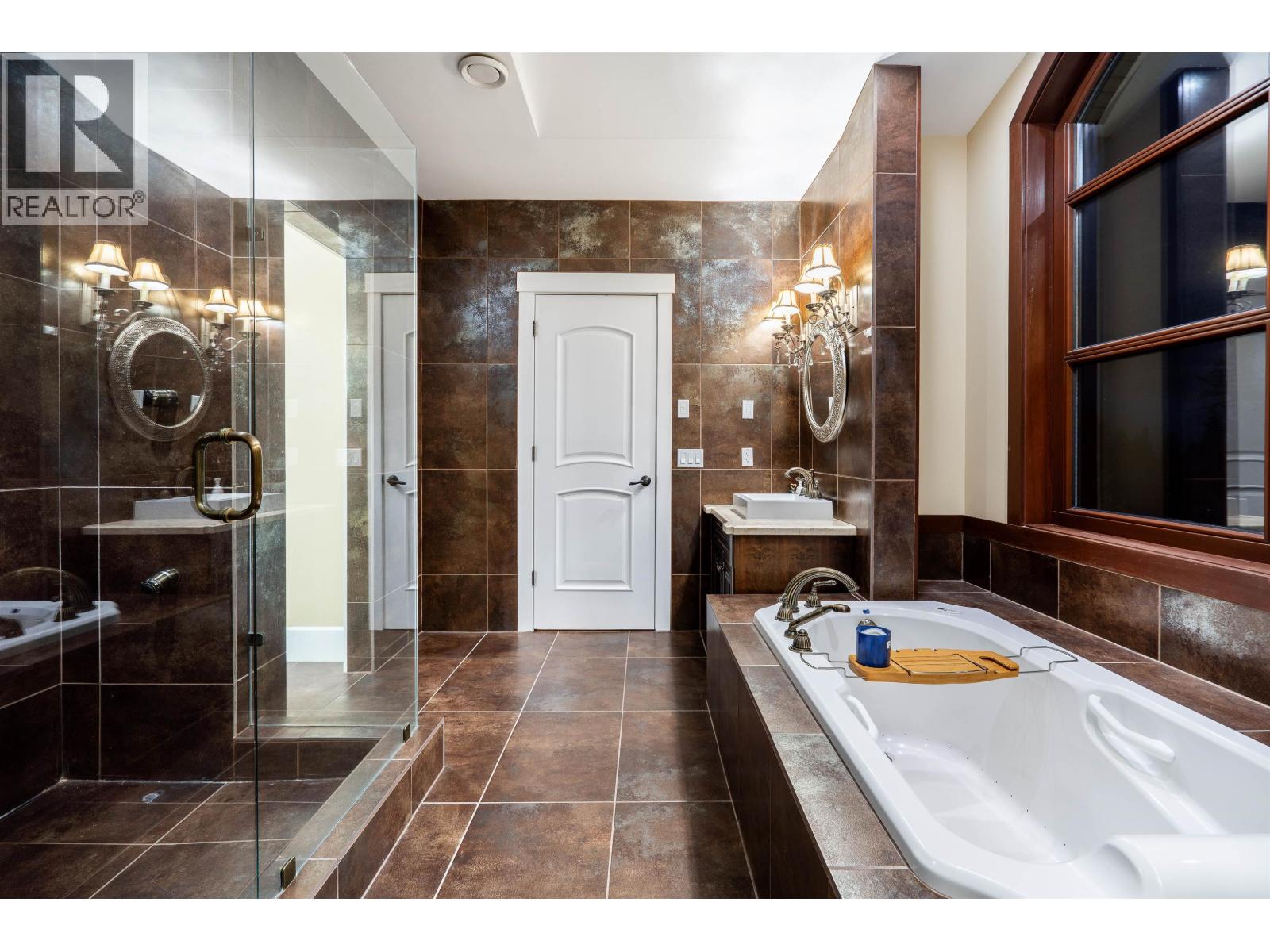 2336 KADLEC COURT, West Vancouver