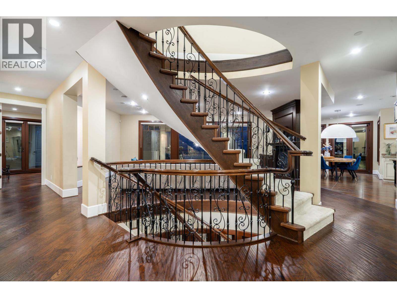 2336 KADLEC COURT, West Vancouver