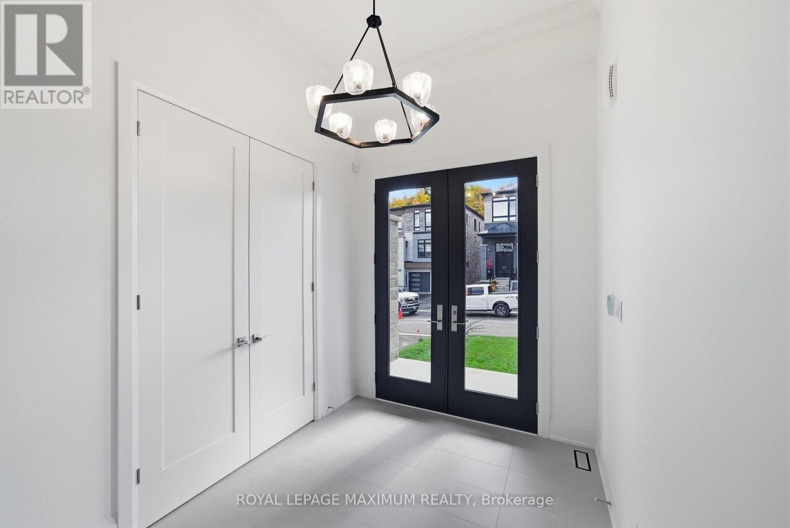 Single Family House for Sale in  DONSGROVE COURT Vaughan (Patterson) 