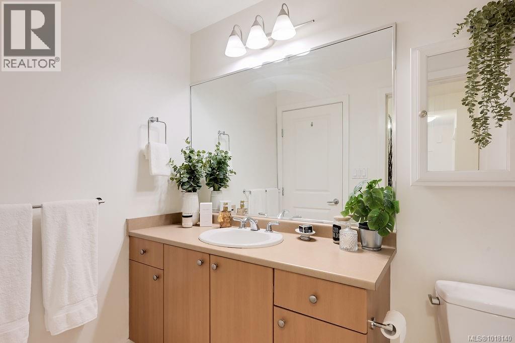 309D 1115 Craigflower Rd, Esquimalt