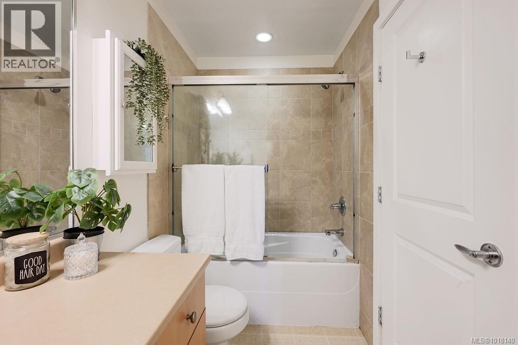 309D 1115 Craigflower Rd, Esquimalt