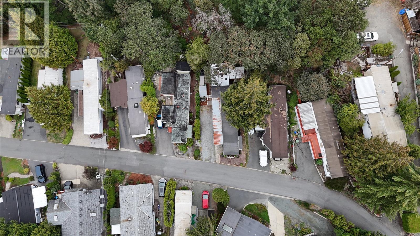 #11 2587 SELWYN RD - 24