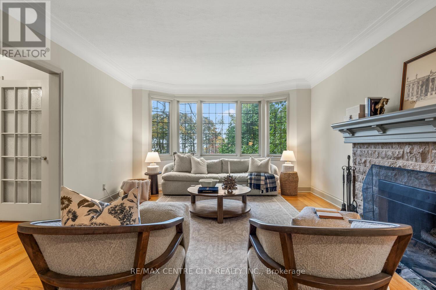 Single Family House for Sale in  SCENIC DRIVE Hamilton (Mountview) 